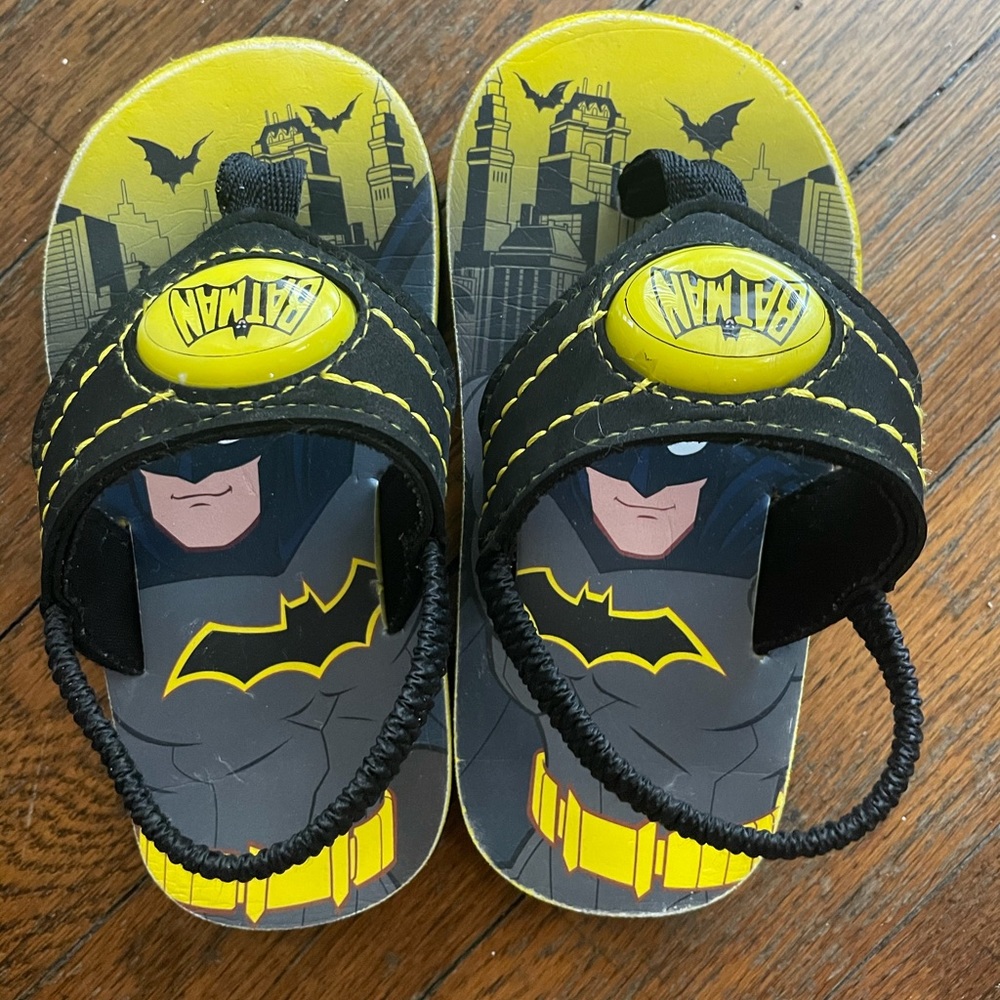 Batman foam flip flops size 11